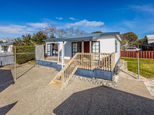 manurewa, 2 bedrooms