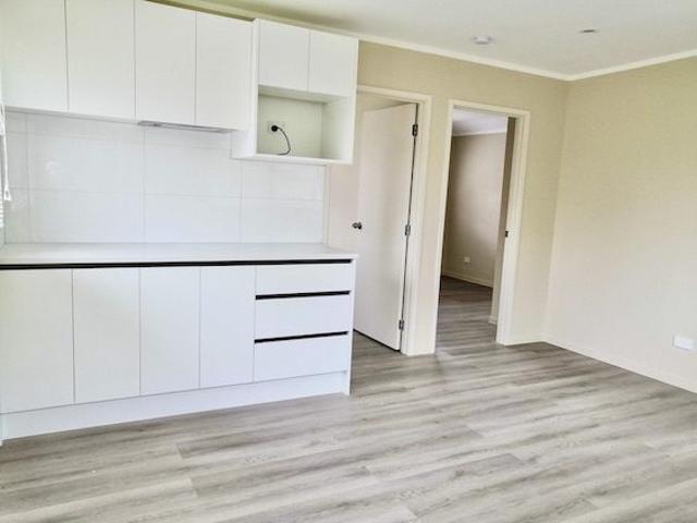 manurewa, 2 bedrooms