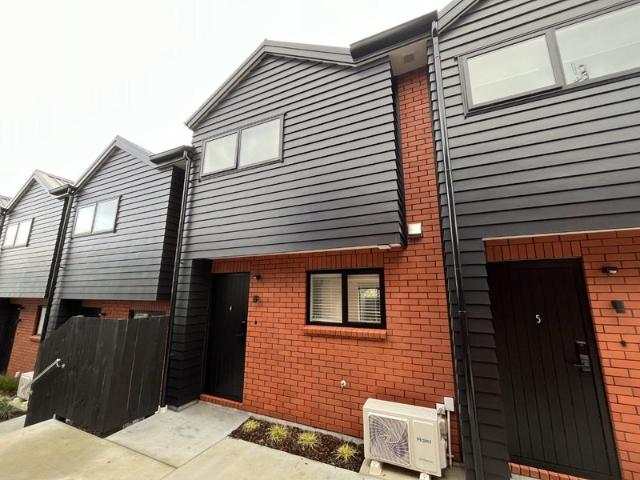 manurewa, 2 bedrooms