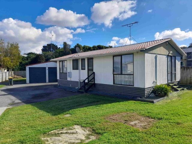 manurewa, 3 bedrooms