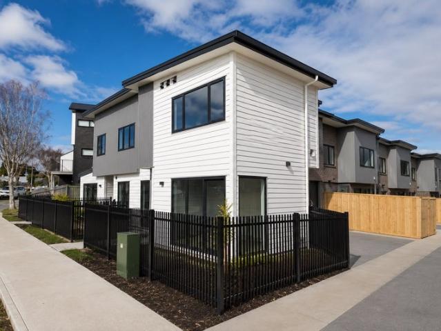 manurewa, 3 bedrooms