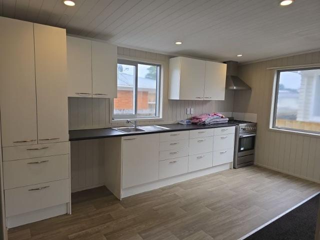 manurewa, 3 bedrooms