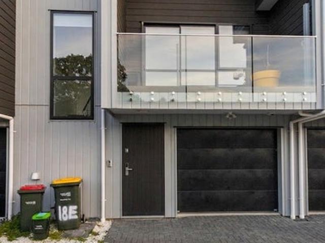manurewa, 3 bedrooms