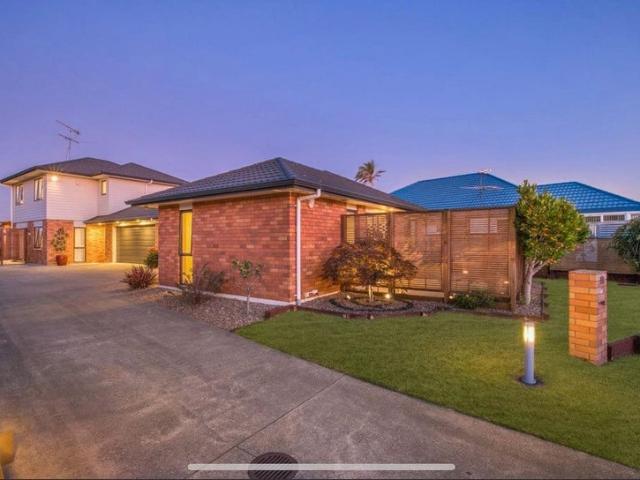 manurewa, 3 bedrooms