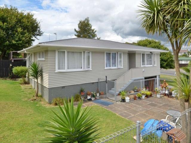 manurewa, 3 bedrooms