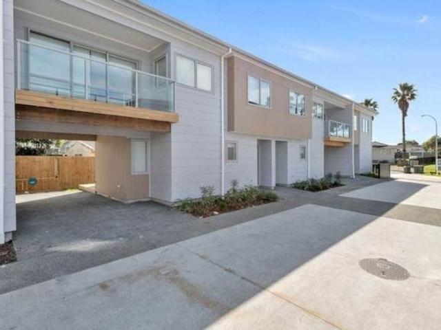 manurewa, 3 bedrooms