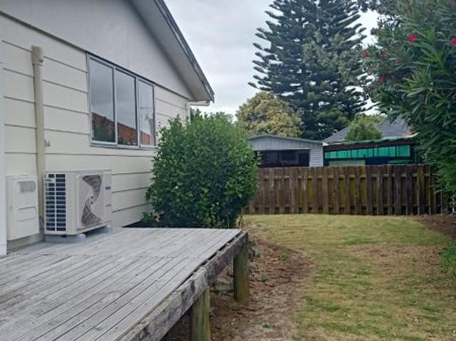 manurewa, 3 bedrooms