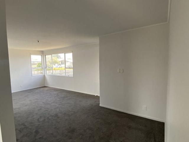 manurewa, 3 bedrooms