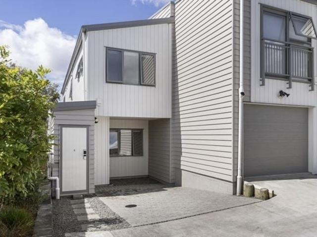manurewa, 3 bedrooms