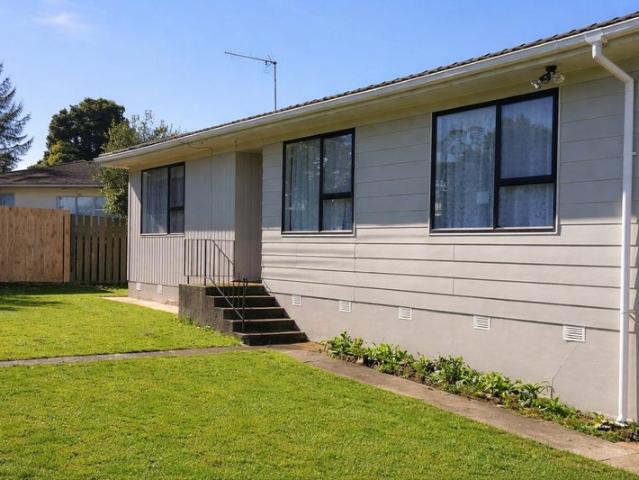 manurewa, 3 bedrooms