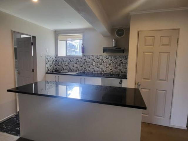manurewa east, 2 bedrooms