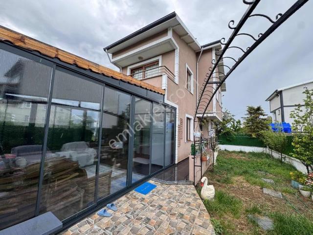 Manzaranın Güzel Olduğu Yerde Kış Bahçeli Eşyalı Villa