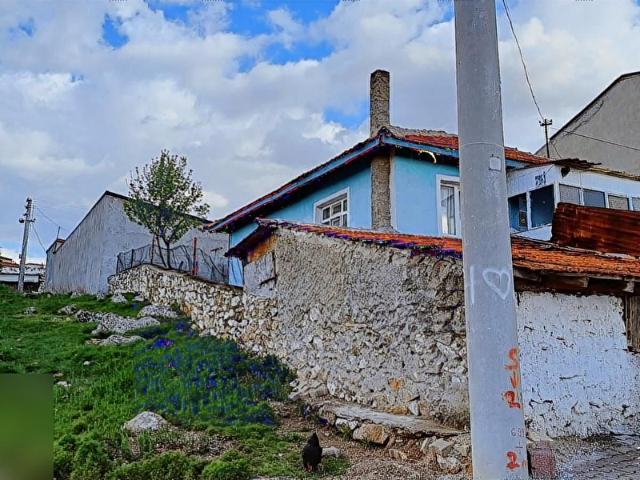 MANZARASI VE KONUMU MÜKEMMEL BAHCELİ MÜSTAKİL EV