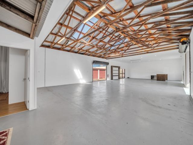 Man Cave, Health & Lifestyle Complex, Brewhouse, Storage Depot Multi Use Commercial Opportunity !