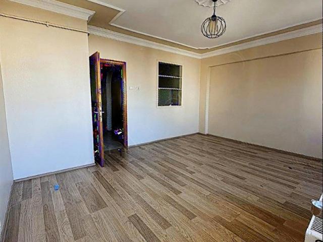 MANASTIR EMLAK'TAN MERKEZDE KOMBİLİ 2+1 SATILIK DAİRE. !