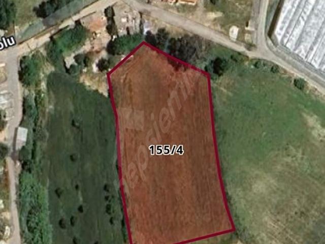 MANAVGAT KARAÖZ MAHALLESİNDE KÖY İÇERİSİNDE SATILIK TARLA