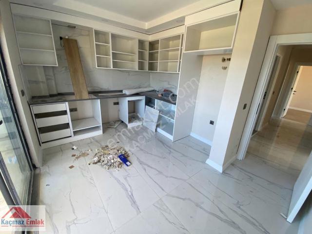 Manavgat Kavaklı'da Satılık 2+1 Daire kapalı Mutfaklı
