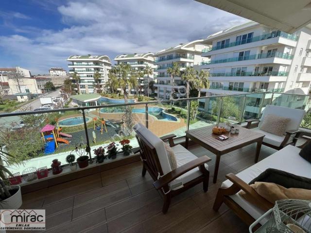 Manavgat Merkezde Site İçerisinde Harika Dubleks Daire