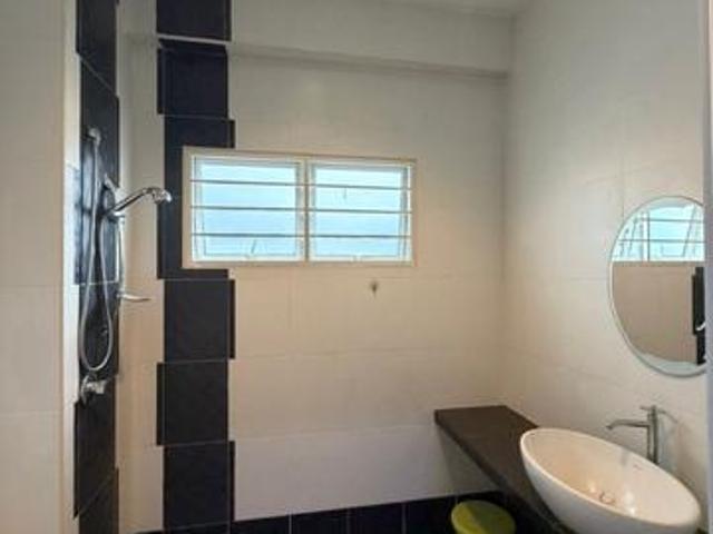 Mandarin Quarter 25 Storey Raja Uda for rent