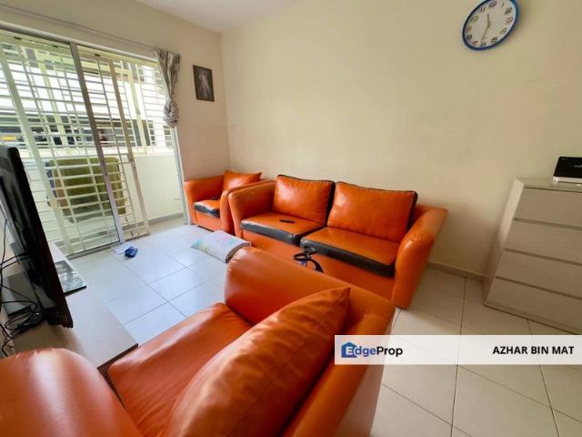 Mandarina Court