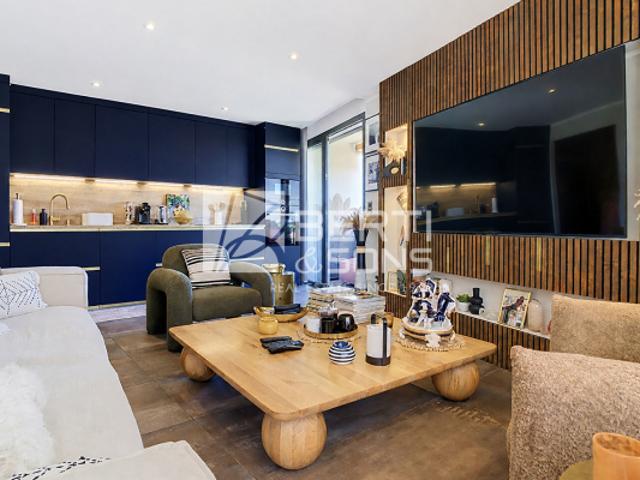 MANDELIEU CANNES MARINA PROCHE MER ET COMMODITES 3 PIECES PRESTATIONS LUXUEUSES