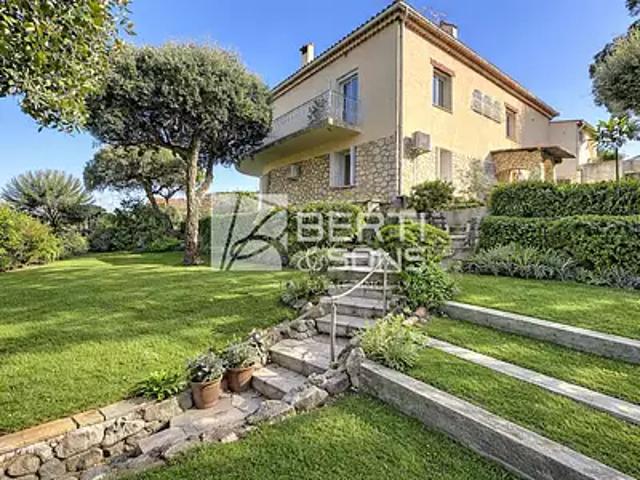 Mandelieu la Napoule 06210 Achat / Vente maison 7 pièces t7 au dernier étage