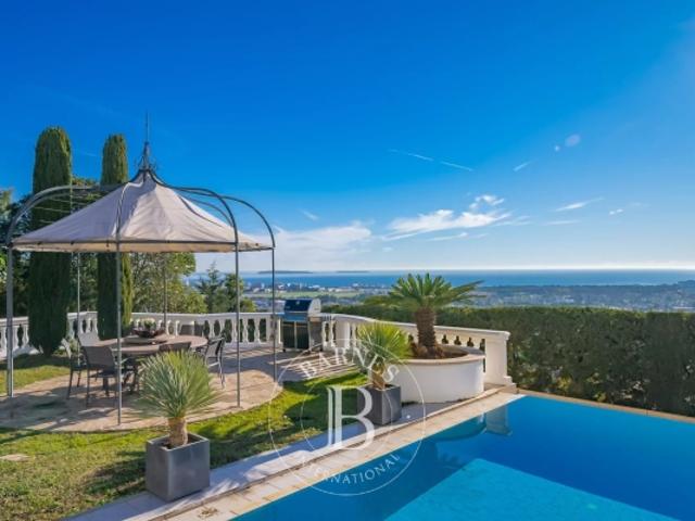 MANDELIEU LA NAPOULE VILLA PROVENCALE CHARMANTE VUE MER PANORAMIQUE
