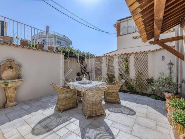 Mandelieu La Napoule: Duplex proche mer et commerces, avec. 56m² Mandelieu la Napoule