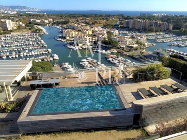 Mandelieu La Napoule Penthouse de 200 m² Terrasse de 200m2 Vue mer panoramique