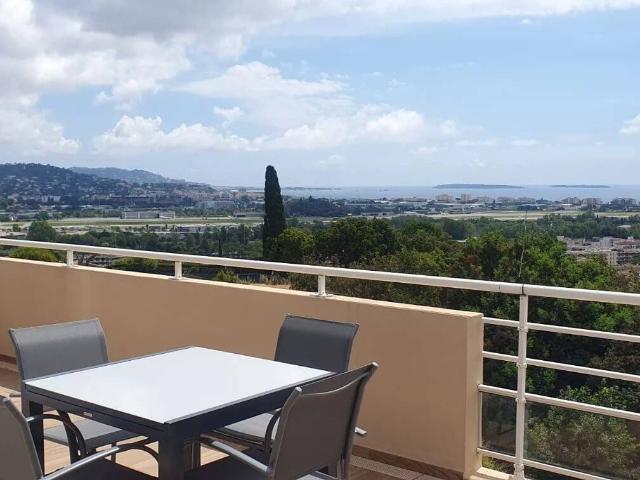 MANDELIEU SOUS VALEUR 4 PIECES 98 M² VUE MER GRANDE TERRASSE