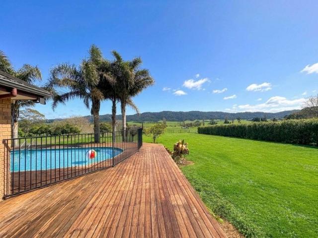 Mangatangi, 5 bedrooms