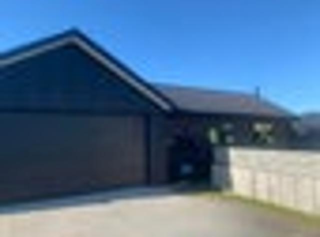 Mangawhai Heads, 4 bedrooms, $730 pw