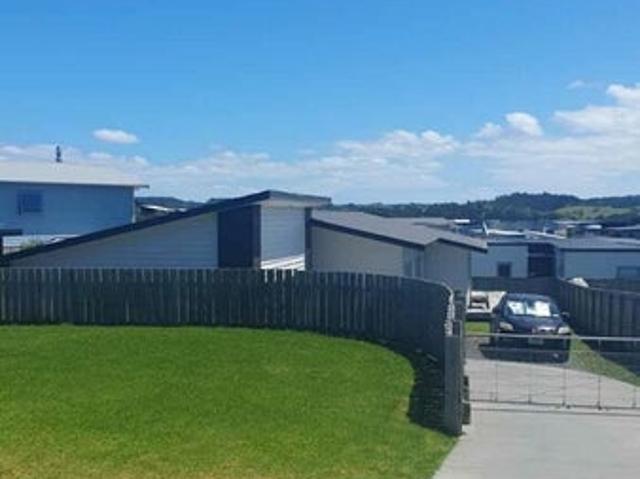 mangawhai heads, 4 bedrooms