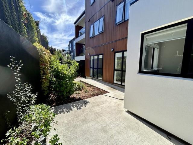 mangere bridge, 2 bedrooms