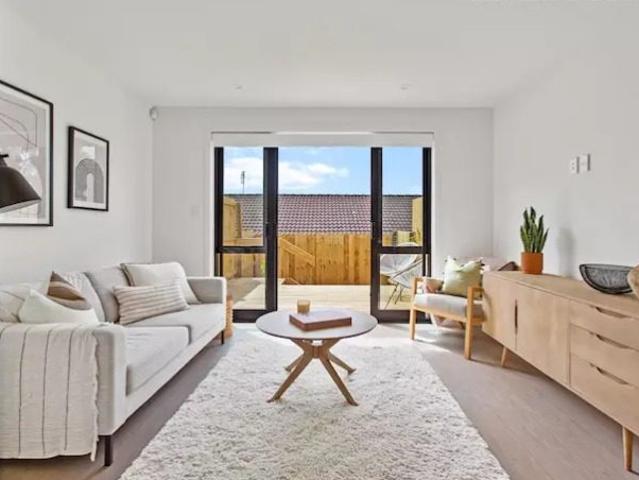 mangere bridge, 2 bedrooms