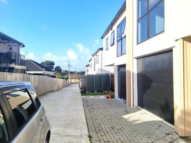 mangere bridge, 3 bedrooms