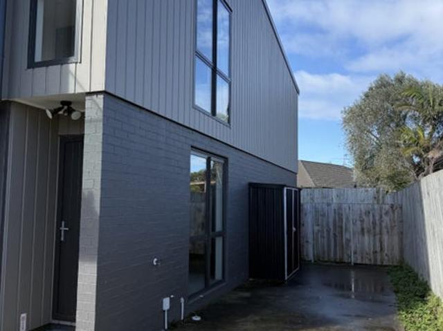 mangere bridge, 3 bedrooms