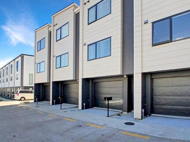 mangere bridge, 3 bedrooms