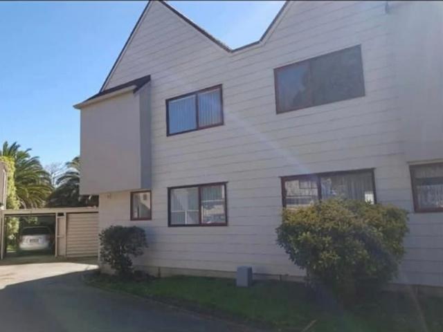 mangere east, 3 bedrooms