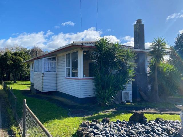 mangere east, 3 bedrooms