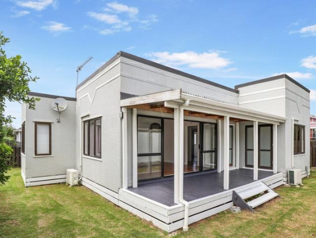 mangere east, 3 bedrooms