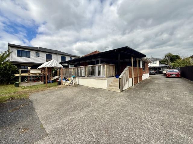 mangere east, 3 bedrooms