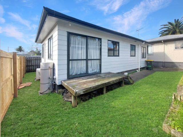 mangere east, 3 bedrooms