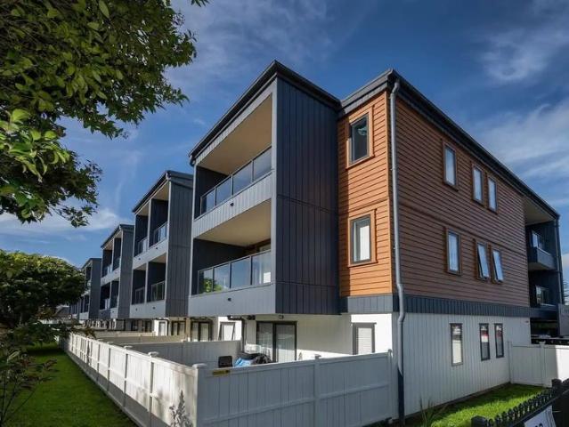 mangere east, 2 bedrooms