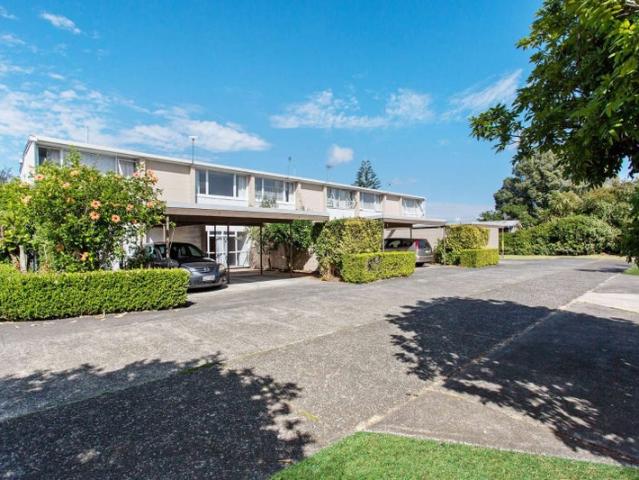 mangere east, 2 bedrooms