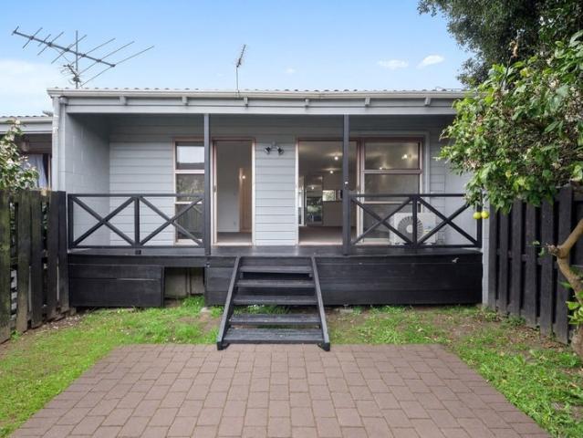 mangere east, 2 bedrooms