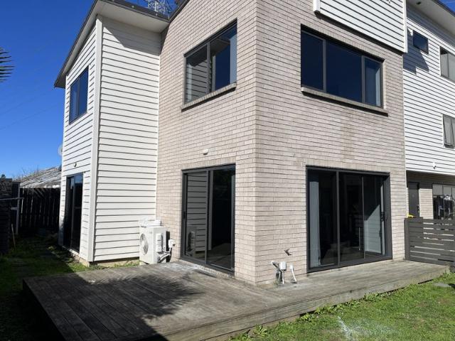 mangere east, 4 bedrooms