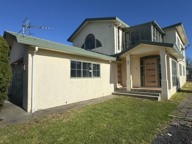 mangere east, 6+ bedrooms