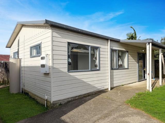 mangere, 3 bedrooms
