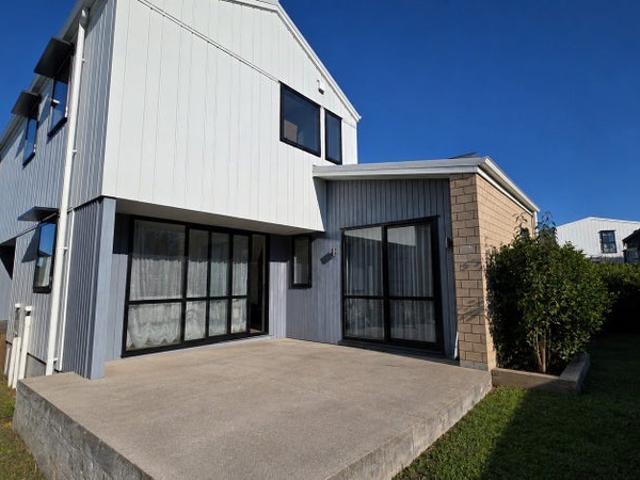 mangere, 4 bedrooms